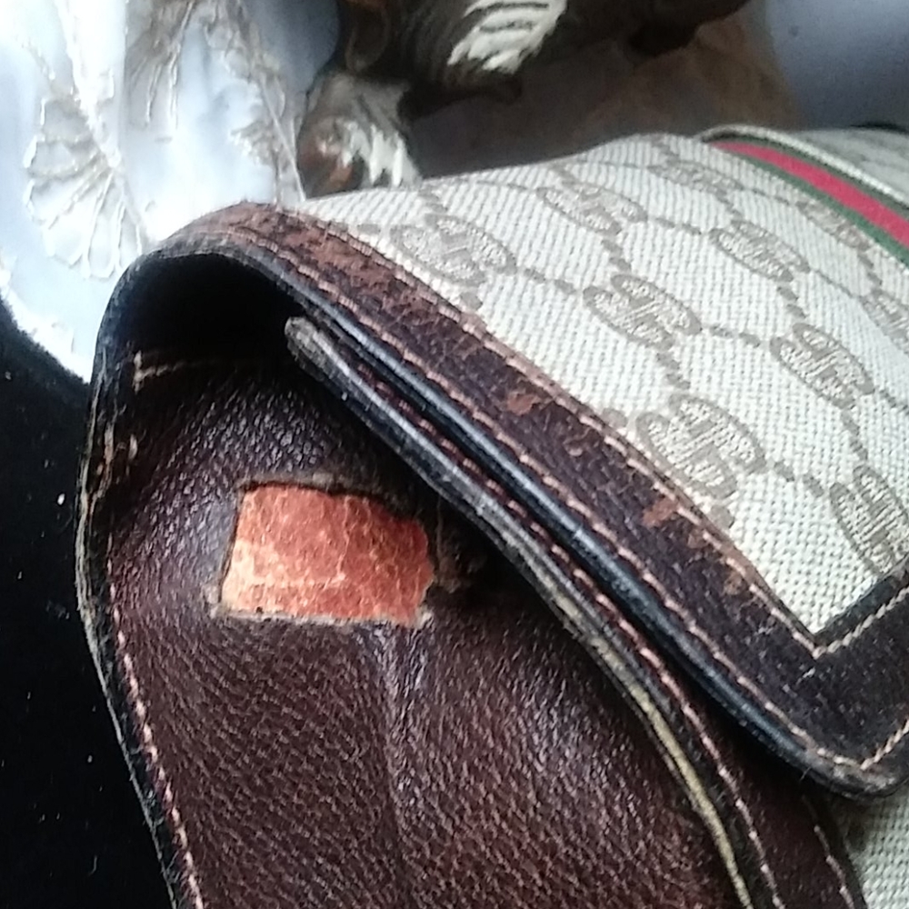 Gucci Clutch FLASH SALE - Picture 8 of 8